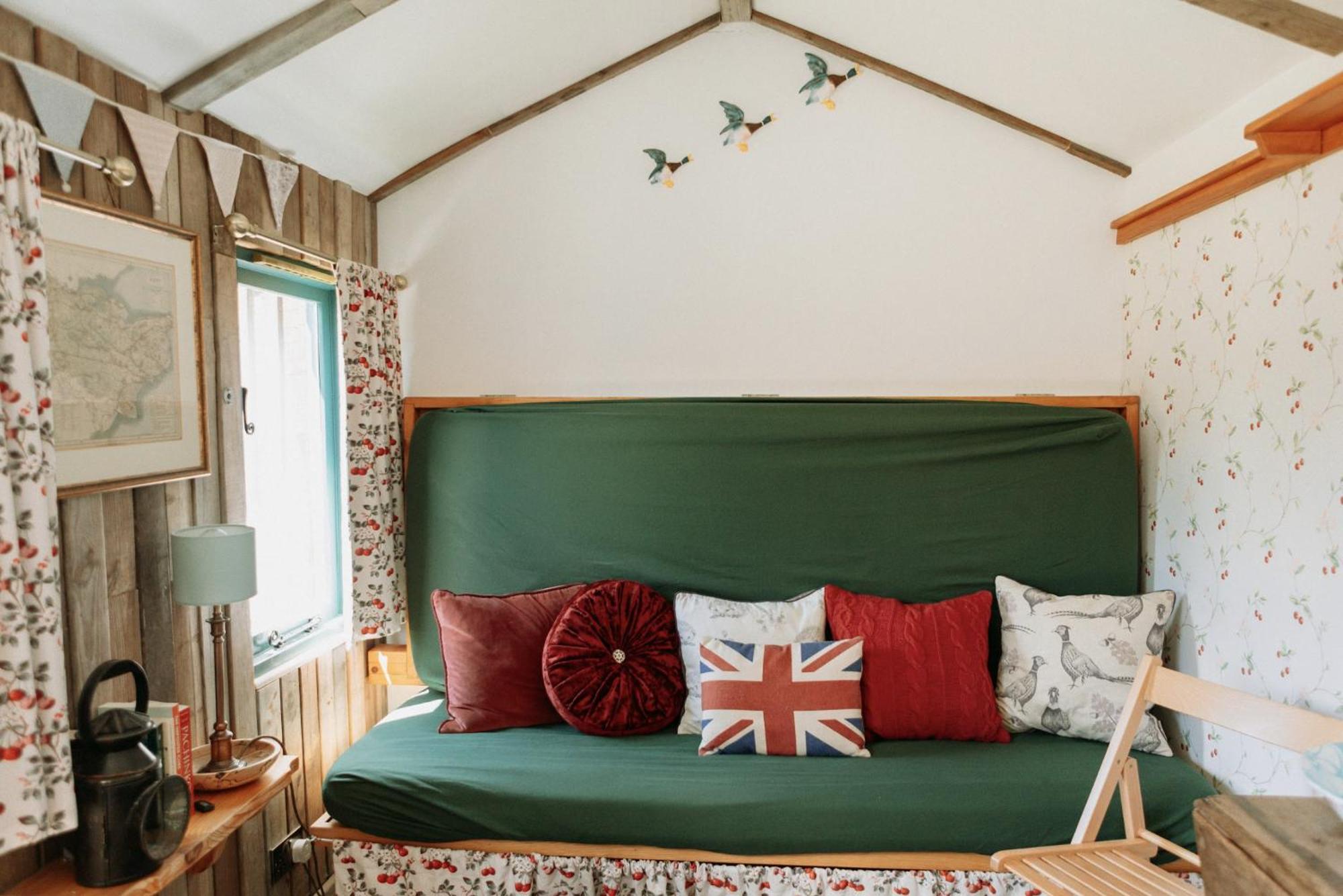 Truly Kentish Holiday Lets Teynham Habitación foto